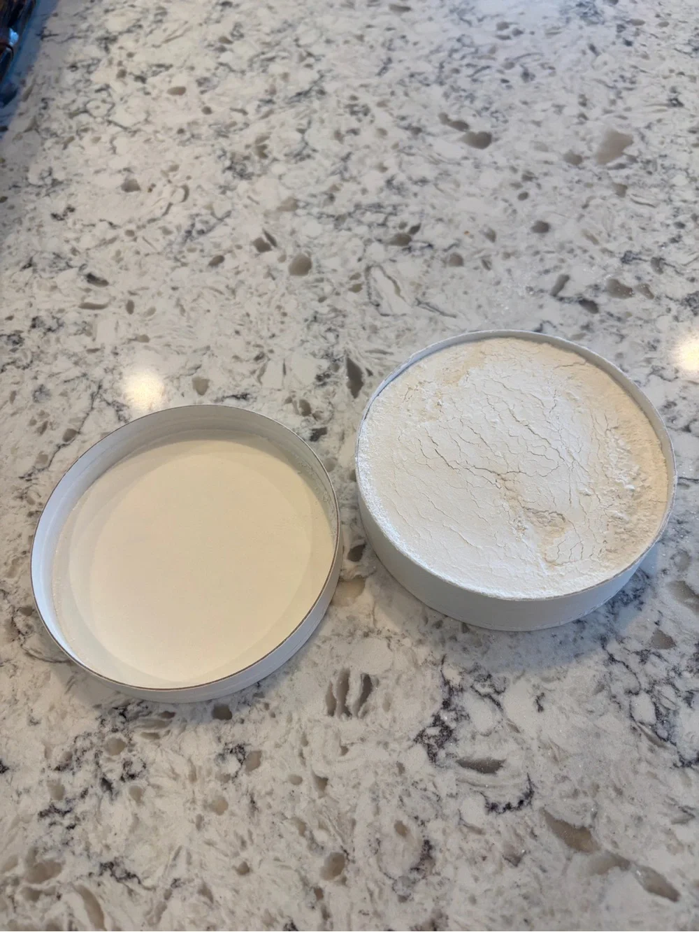 Vintage New CHANEL No 22 Bath Powder (Poudre Après-Bain) -8 oz